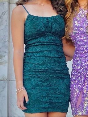 Emerald Lace Spaghetti Strap Bodycon Dress